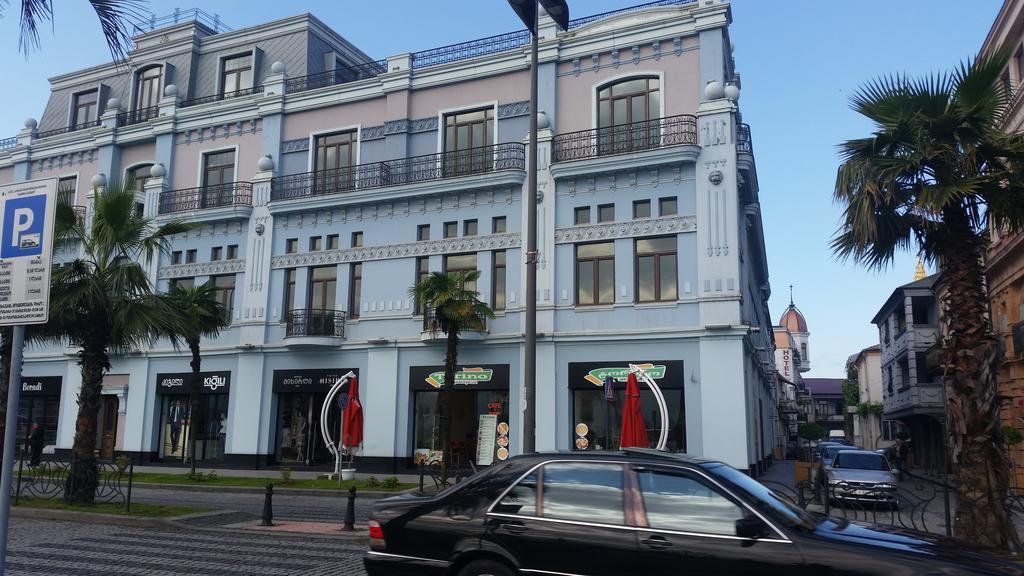 Nini'S Apartments Batumi Eksteriør billede