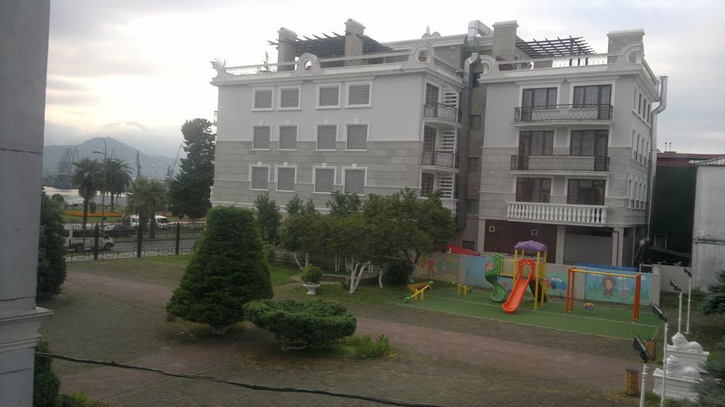 Nini'S Apartments Batumi Eksteriør billede